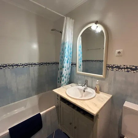 T1 Oura - 300m Da Apartment